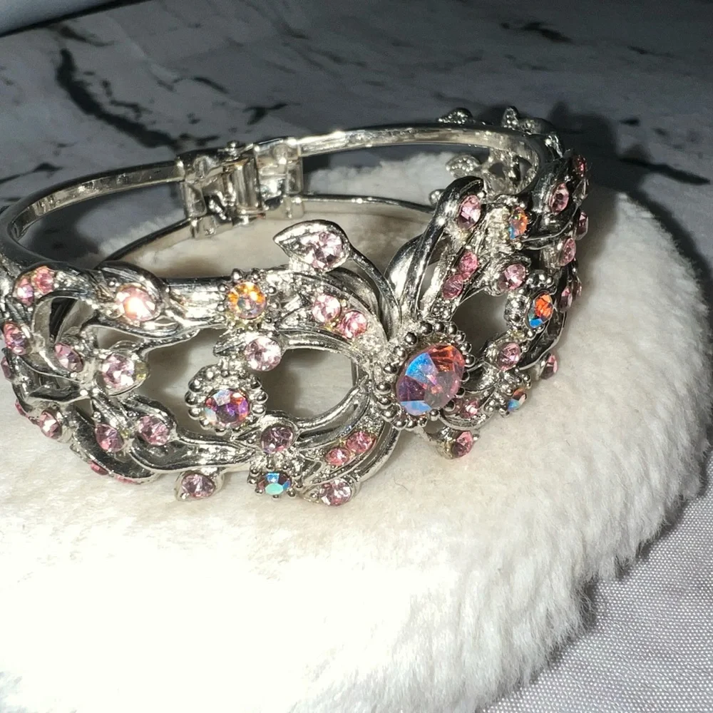Elegant Silver and Pink‎ Floral Bracelet